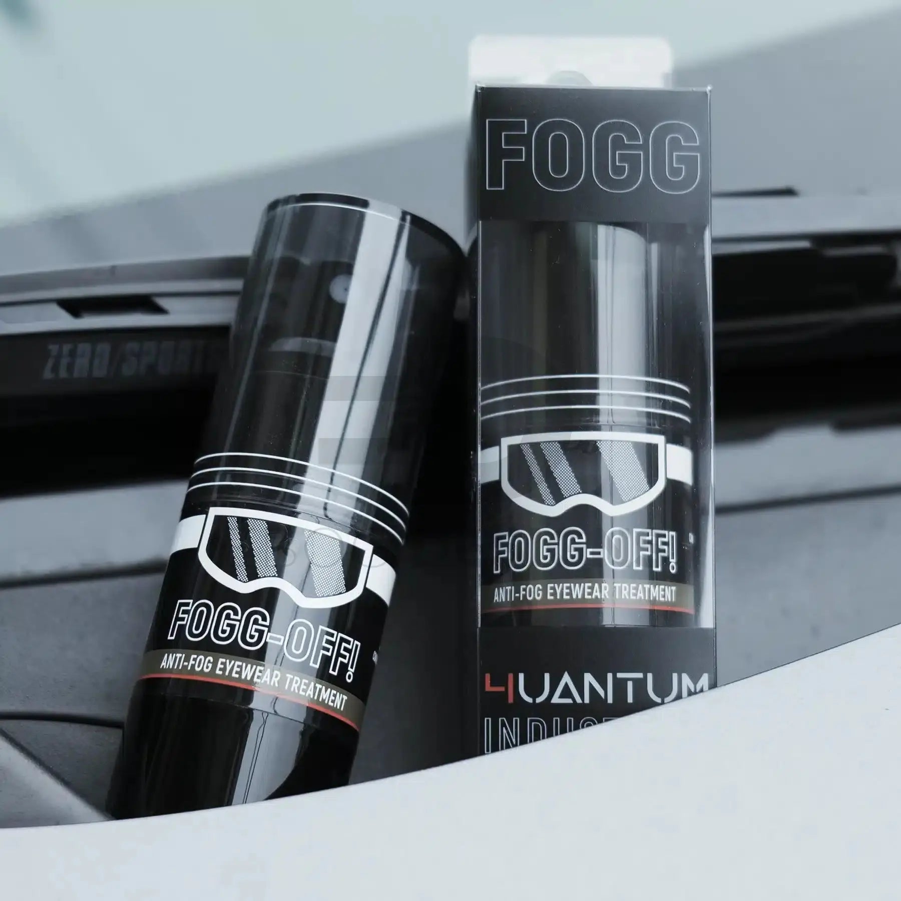 4uantum Fogg-Off! anti-fog spray bottle next to its retail box